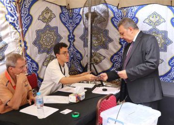 اللجنة المشرفة على انتخابات التجديد النصفي للأطباء تتيح لجانا للوافدين للإدلاء بأصواتهم