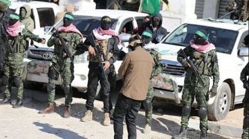 جيش الاحتلال يتسلم الدفعة الأولى من المحتجزين ضمن اتفاق غزة جيش الاحتلال يتسلم الدفعة الأولى من المحتجزين ضمن اتفاق غزة