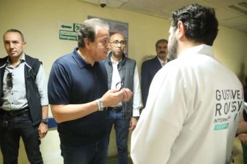 خلال زيارة مفاجئة لمستشفى جوستاف روسي.. وزير الصحة يشيد بجودة الخدمات ويتابع شخصيا انتظام العمل خلال زيارة مفاجئة لمستشفى جوستاف روسي.. وزير الصحة يشيد بجودة الخدمات ويتابع شخصيا انتظام العمل