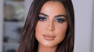 رانيا منصور تتألق بإطلالة أنيقة باللون الوردي الفاتح