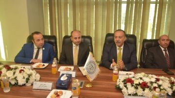 محافظ أسيوط: تعاون مع المحكمة العربية للتحكيم لتعزيز الوعي وتدريب الشباب