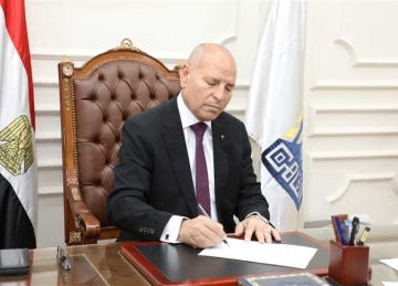 محافظ القاهرة يصدر حركة تنقلات بين رؤساء الأحياء بهدف تجديد الدماء بقيادات جديدة محافظ القاهرة يصدر حركة تنقلات بين رؤساء الأحياء بهدف تجديد الدماء بقيادات جديدة