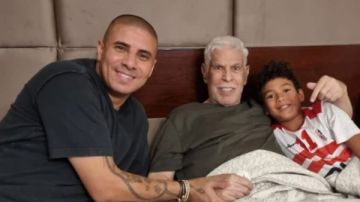 محمد زيدان يزور الأسطورة حسن شحاتة بعد تعرضه لوعكة صحية