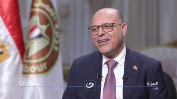 وزير العمل يحسم الجدل: أنا مش ظالم.. العلاوة الدورية السنوية ستطبق بنسبة 3 وزير العمل يحسم الجدل: أنا مش ظالم.. العلاوة الدورية السنوية ستطبق بنسبة 3