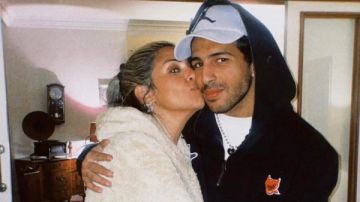 بعد إجرائها عملية جراحية.. محمود ياسين يطلب الدعاء لوالدته بالشفاء بعد إجرائها عملية جراحية.. محمود ياسين يطلب الدعاء لوالدته بالشفاء