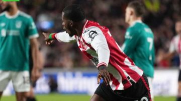 بمشاركة محمد صلاح .. ليفربول يتأخر 2-1 أمام برنتفورد بالدوري الإنجليزي بمشاركة محمد صلاح .. ليفربول يتأخر 2-1 أمام برنتفورد بالدوري الإنجليزي