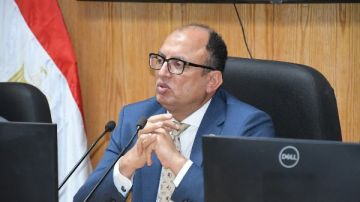 جامعة حلوان تعقد اجتماعا لمناقشة خطة تشغيل نظام البصمة والتحول الرقمي الشامل جامعة حلوان تعقد اجتماعا لمناقشة خطة تشغيل نظام البصمة والتحول الرقمي الشامل