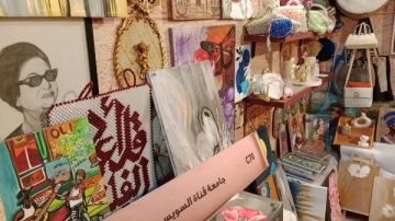 جامعة قناة السويس تواصل دعم الحرف اليدوية بمشاركتها في معرض تراثنا الدولي