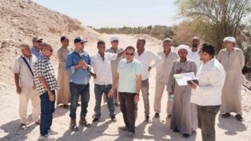 لجنة أثرية تقرر إخضاع صحراء طيبة الغربية للحماية باعتبارها امتدادا رسميا لجبانة الأقصر صور لجنة أثرية تقرر إخضاع صحراء طيبة الغربية للحماية باعتبارها امتدادا رسميا لجبانة الأقصر صور