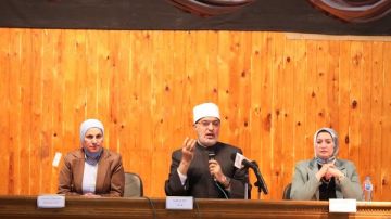 مفتي الجمهورية: الإدمان بوابة لكل طريق منحرف وهو أداة أعداء الوطن للإجهاز عليه مفتي الجمهورية: الإدمان بوابة لكل طريق منحرف وهو أداة أعداء الوطن للإجهاز عليه