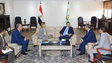 وزير الزراعة يبحث مع اليونسكو حماية التراث الزراعي والمعارف البيئية بالواحات وزير الزراعة يبحث مع اليونسكو حماية التراث الزراعي والمعارف البيئية بالواحات