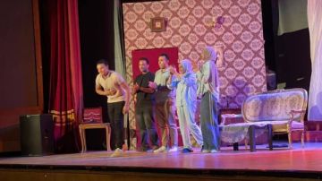 انطلاق العرض المسرحي لطلاب كلية الإعلام بجامعة بني سويف