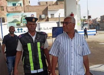 محافظ أسوان يشدد علي الرقابة الميدانية لضبط تعريفة الركوب الجديدة محافظ أسوان يشدد علي الرقابة الميدانية لضبط تعريفة الركوب الجديدة