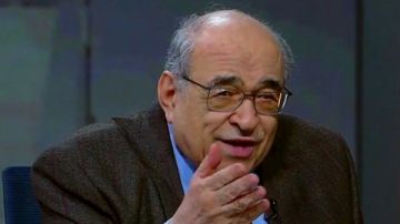 مصطفى الفقي لـ شريف عامر : الرئيس السيسي منح العناني مساحة كبيرة لترشيحه لمنصب مدير اليونسكو مصطفى الفقي لـ شريف عامر : الرئيس السيسي منح العناني مساحة كبيرة لترشيحه لمنصب مدير اليونسكو