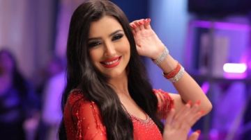 مي عمر تستعرض أناقتها بهذه الإطلالة مي عمر تستعرض أناقتها بهذه الإطلالة