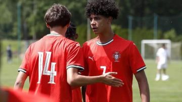 نجل رونالدو ..جونيور يشارك لأول مرة مع البرتغال تحت 16 عاما نجل رونالدو ..جونيور يشارك لأول مرة مع البرتغال تحت 16 عاما