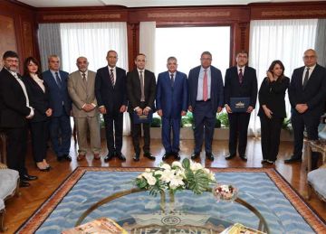 هيئة قناة السويس توقع عقد شراكة مع أنكوراج للاستثمارات لبناء مجمع بتروكيماويات في السخنة