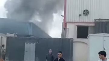 السيطرة على حريق مصنع سجاد بسبب ماس كهربائي بالمحلة