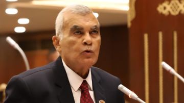 رئيس الشيوخ: المجلس بيت الخبرة التشريعية للدولة.. وسنواصل ترسيخ الديمقراطية وبناء الوطن رئيس الشيوخ: المجلس بيت الخبرة التشريعية للدولة.. وسنواصل ترسيخ الديمقراطية وبناء الوطن