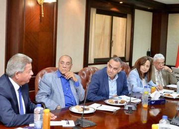 في أولى اجتماعاتها.. حمدي رزق رئيسا لـ لجنة تطوير الصحافة الورقية والرقمية ورانيا مكرم مقررا في أولى اجتماعاتها.. حمدي رزق رئيسا لـ لجنة تطوير الصحافة الورقية والرقمية ورانيا مكرم مقررا