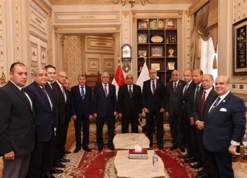 وزير العدل يزور دار القضاء العالي ومجلس الدولة للتهنئة بالعام القضائي الجديد وزير العدل يزور دار القضاء العالي ومجلس الدولة للتهنئة بالعام القضائي الجديد