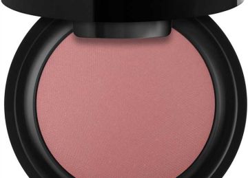 أحمر الخدود البودرة والسائل والكريمي.. الفروق حسب البشرة أحمر الخدود البودرة والسائل والكريمي.. الفروق حسب البشرة