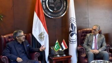 استثمارات باكستانية مرتقبة في قطاعات الأدوية والملابس الجاهزة والهواتف المحمولة