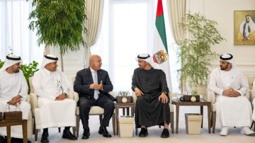 الوزير يلتقي رئيس الإمارات.. ويؤكد على متانة العلاقات الثنائية بين البلدين