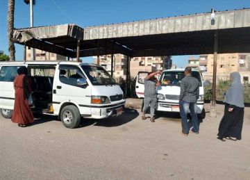 حملات مكثفة على مواقف سيارات الأجرة بدمياط لمتابعة الالتزام بالتعريفة الجديدة حملات مكثفة على مواقف سيارات الأجرة بدمياط لمتابعة الالتزام بالتعريفة الجديدة