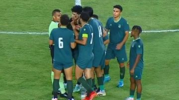 طرد بسبب الاعتراض.. عمرو الدرديري ينتقد قرار حكم مباراة الاهلي والاتحاد طرد بسبب الاعتراض.. عمرو الدرديري ينتقد قرار حكم مباراة الاهلي والاتحاد