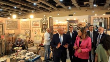 هالة السعيد وغادة والي يقدمان رسالة تشجيع لفناني ومبدعي معرض تراثنا 2025