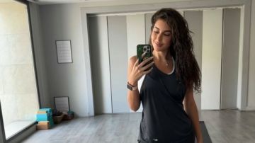 ياسمين صبري تستعرض رشاقتها بملابس رياضية