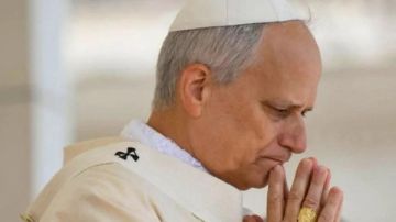 البابا لاون الرابع عشر يدعو المؤمنين إلى تلاوة المسبحة الوردية من أجل السلام البابا لاون الرابع عشر يدعو المؤمنين إلى تلاوة المسبحة الوردية من أجل السلام