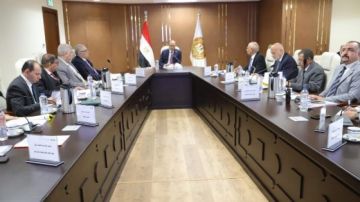 العمل: 61 مليون جنيه من صندوق الطوارئ لـ18 ألف عامل العمل: 61 مليون جنيه من صندوق الطوارئ لـ18 ألف عامل