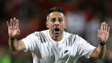 جلسة بين الزمالك وفيريرا لحسم مصير الجهاز الفني