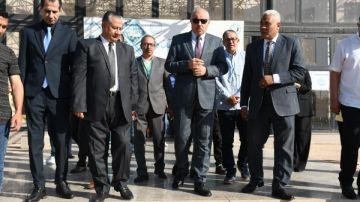 رئيس جامعة قناة السويس يشهد انطلاق الحملة الترويجية لخدمات البريد المصري