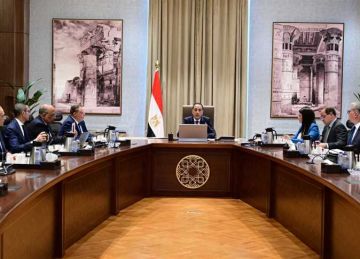 لتوفير فاتورة استيراد المنتجات البترولية.. مدبولي يتابع تنفيذ مشروعات الطاقة المتجددة وربطها بشبكة الكهرباء لتوفير فاتورة استيراد المنتجات البترولية.. مدبولي يتابع تنفيذ مشروعات الطاقة المتجددة وربطها بشبكة الكهرباء