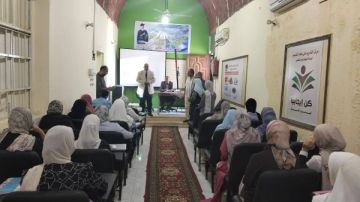 لجنة من معهد تكنولوجيا المعلومات تتابع فعاليات الدورة التدريبية بمدينة القصير