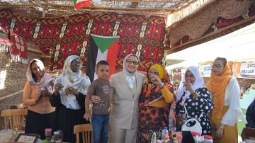 مشغولات يدوية وتراثية.. نائب محافظ الوادي الجديد تتفقد أجنحة المعرض الزراعي مشغولات يدوية وتراثية.. نائب محافظ الوادي الجديد تتفقد أجنحة المعرض الزراعي