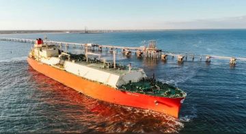 وزارة البترول والثروة المعدنية تعلن تصدير شحنة غاز جديدة إلى إيطاليا من مجمع ادكو للغاز المسال