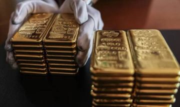 الذهب يحافظ على مكاسبه متأثرا بمراهنات خفض الفائدة 