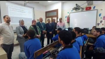 رئيس الإدارة المركزية للتعليم العام تتفقد مدارس إدارة السلام وتشيد بانضباطها رئيس الإدارة المركزية للتعليم العام تتفقد مدارس إدارة السلام وتشيد بانضباطها