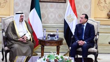 رئيس الوزراء يستقبل نظيره الكويتي بمطار القاهرة الدولي رئيس الوزراء يستقبل نظيره الكويتي بمطار القاهرة الدولي