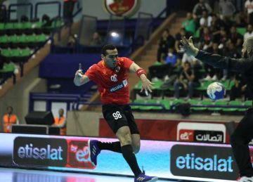 كاستيلو يعود لحضور جنازة والده.. تعديل اضطراري في قائمة فراعنة اليد قبل مواجهة البرتغال كاستيلو يعود لحضور جنازة والده.. تعديل اضطراري في قائمة فراعنة اليد قبل مواجهة البرتغال