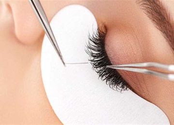 لرموش طويلة وكثيفة.. 3 حلول سحرية من منزلك