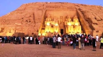 احتفاء بالحضارة المصرية.. انطلاق مهرجان أسوان لتعامد الشمس على وجه رمسيس الثاني