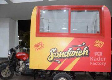  تروسيكلات مجهزة لإقامة مشروعات متنوعة لشباب أسيوط