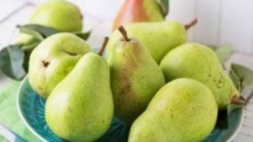 سر الرشاقة والمناعة القوية.. فوائد الكمثرى المذهلة لصحتك وجمالك