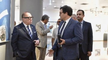 وزير الثقافة يزور متحف الفن المعاصر بمجمع الفنون