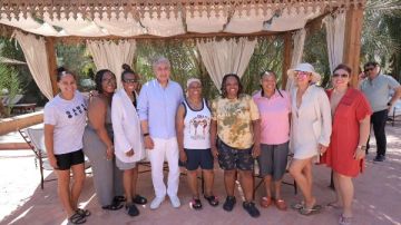 وزير السياحة والآثار يتفقد منطقة وادي الملوك بالأقصر ويلتقي بعدد من المجموعات السياحية